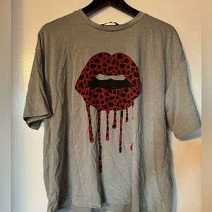 oversized graphic tee